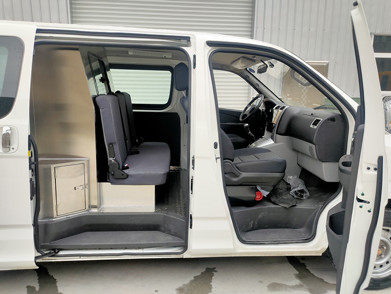 福田G5(2.0)殯儀車 - 白色