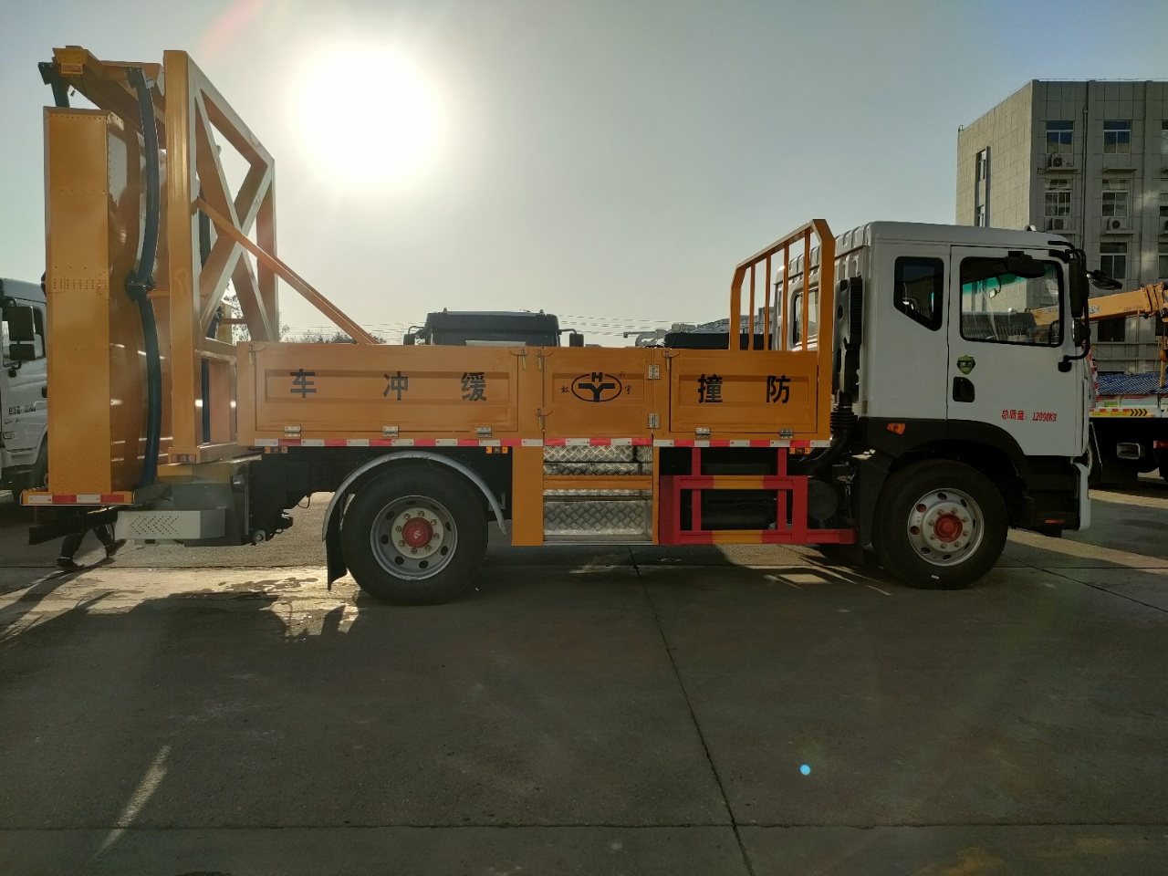 東風(fēng)D9防撞緩沖車(chē)