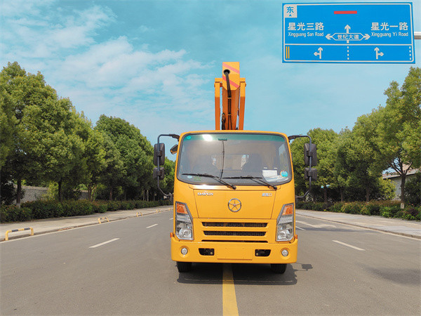 國六 大運(yùn)28米高 空 作 業(yè) 車